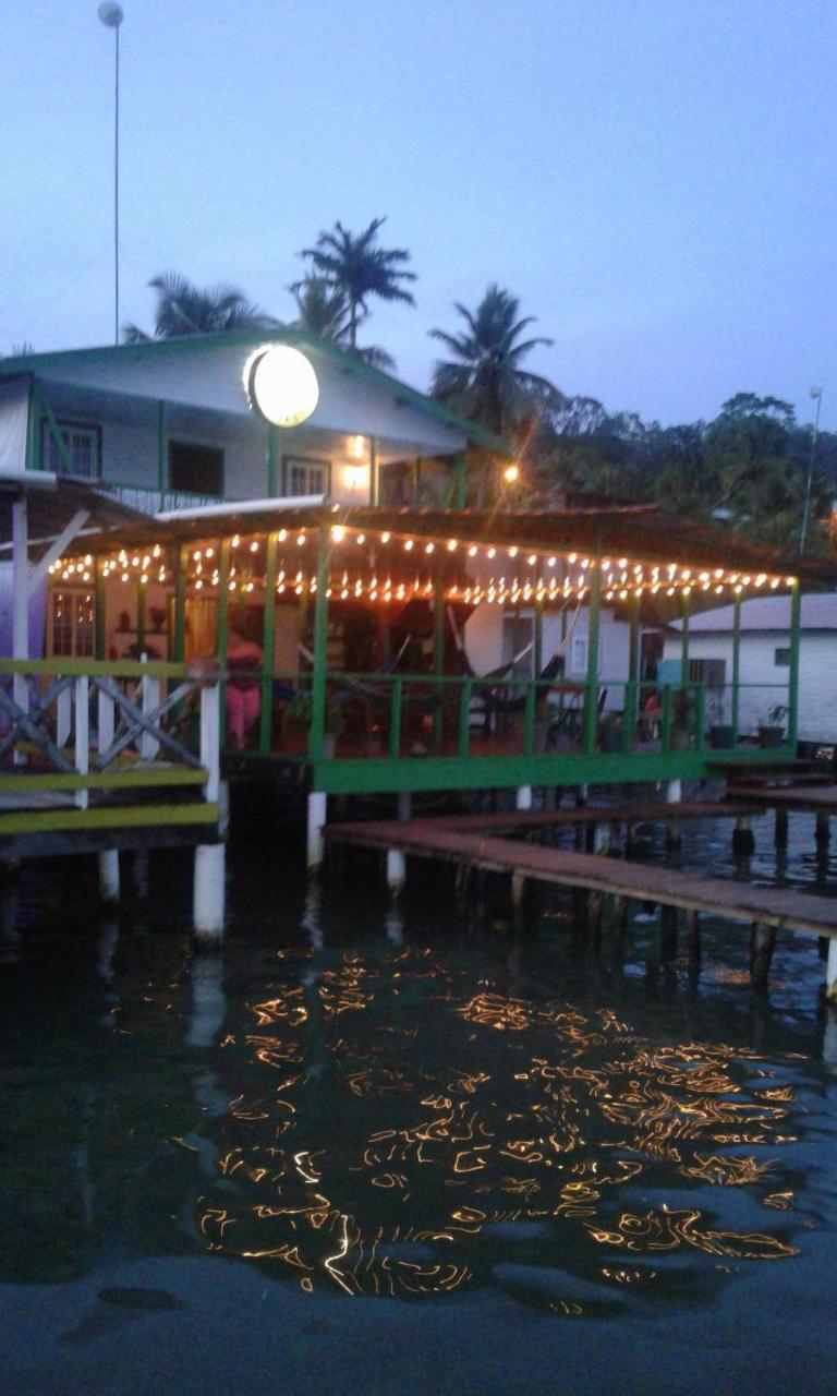 Hostal Green Coast Carenero Island Buitenkant foto