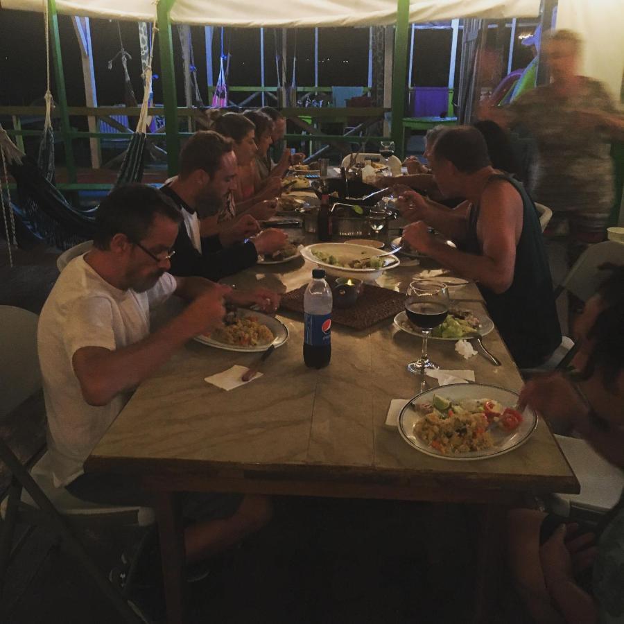 Hostal Green Coast Carenero Island Buitenkant foto